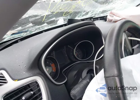 2019 Jeep Compass Latitude 4X4 z USA, uszkodzony, nr VIN 3C4NJDBB0KT761223